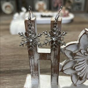 Silver Snowflake Earrings